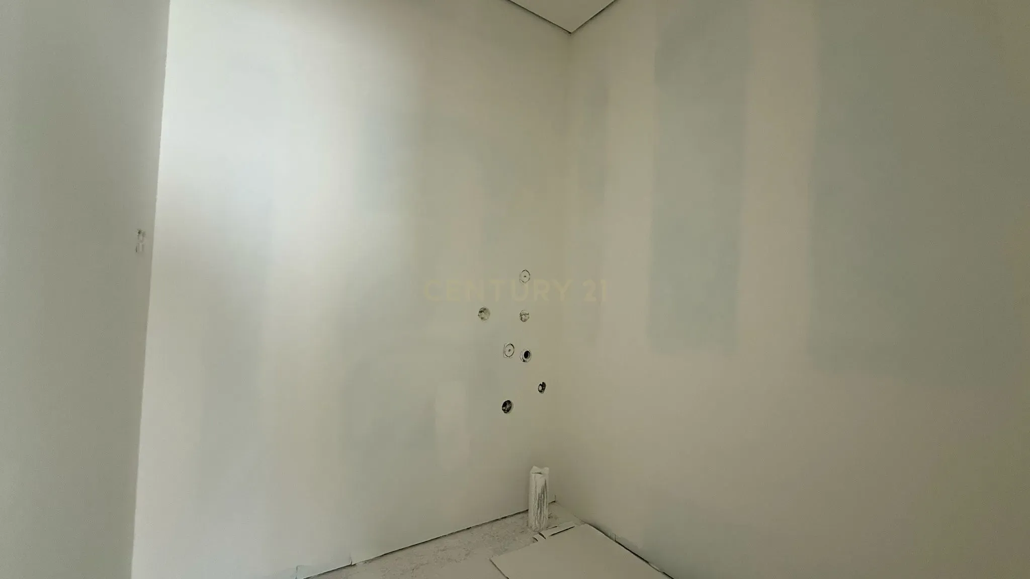 Apartamento T2 totalmente remodelado com varanda- 1º andar - Image 6